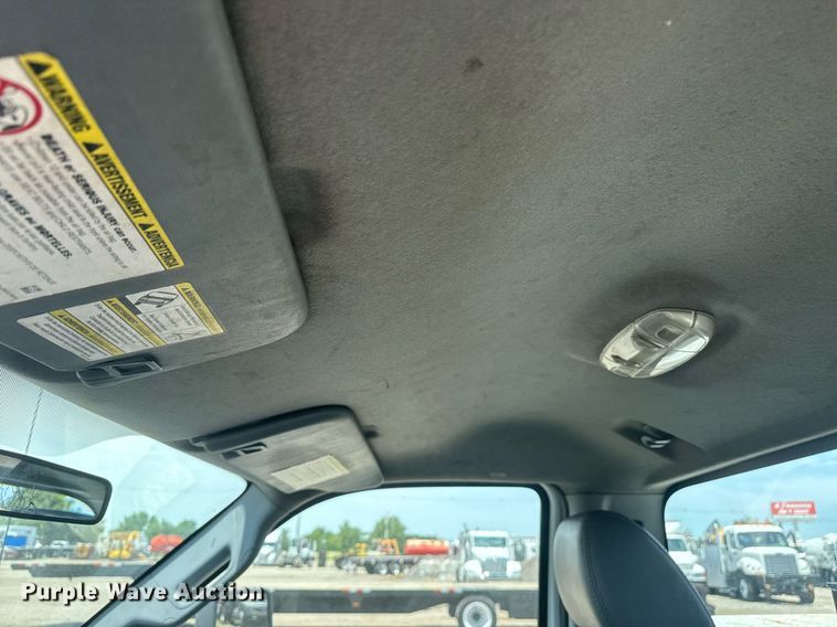 image for item EG6016 2011 Ford F550 Super Duty bucket truck