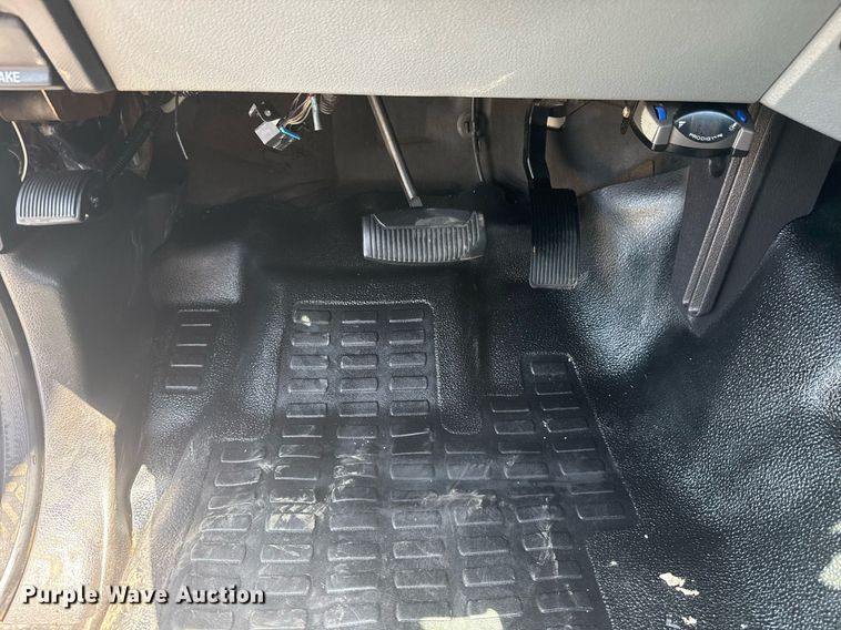 image for item EG6016 2011 Ford F550 Super Duty bucket truck