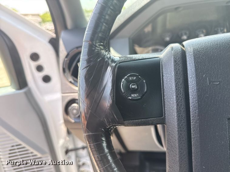 image for item EG6016 2011 Ford F550 Super Duty bucket truck