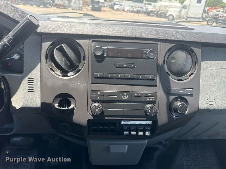 image for item EG6016 2011 Ford F550 Super Duty bucket truck