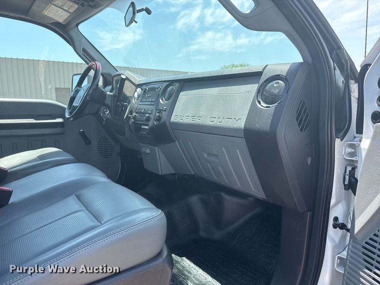 image for item EG6016 2011 Ford F550 Super Duty bucket truck