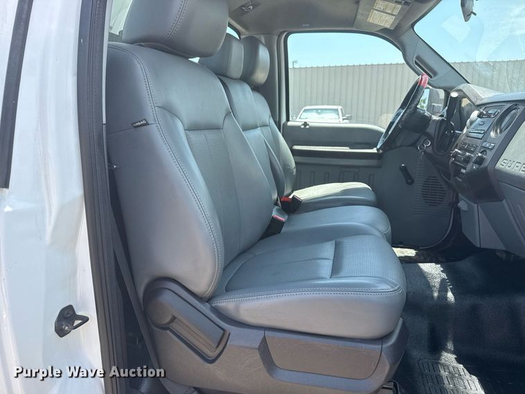 image for item EG6016 2011 Ford F550 Super Duty bucket truck