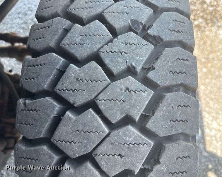 image for item EG6016 2011 Ford F550 Super Duty bucket truck