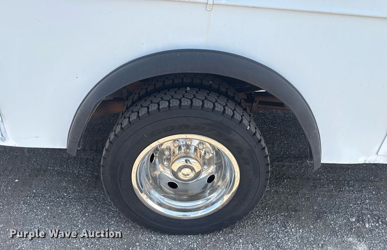 image for item EG6016 2011 Ford F550 Super Duty bucket truck