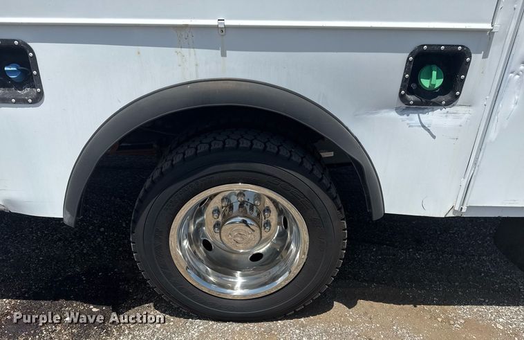 image for item EG6016 2011 Ford F550 Super Duty bucket truck