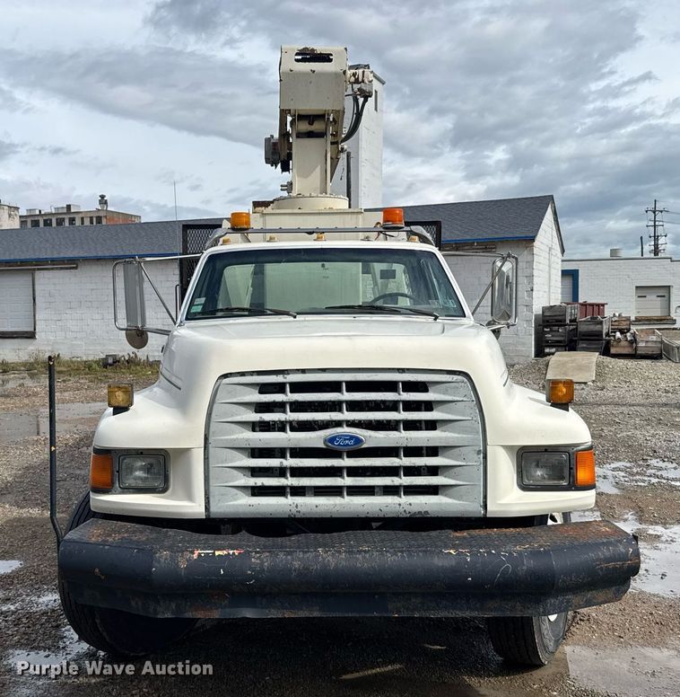 image for item EG6552 1997 Ford F800 crane truck