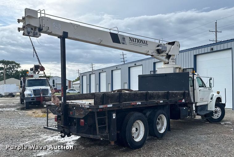 image for item EG6552 1997 Ford F800 crane truck