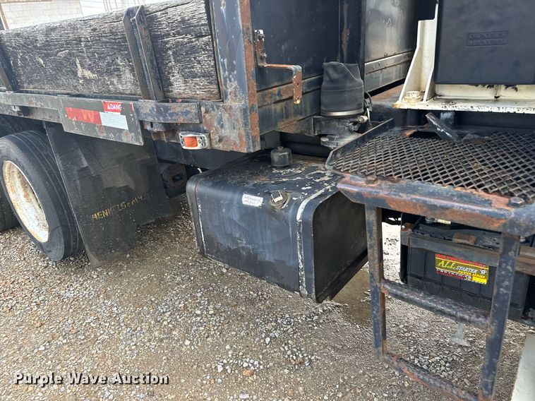 image for item EG6552 1997 Ford F800 crane truck