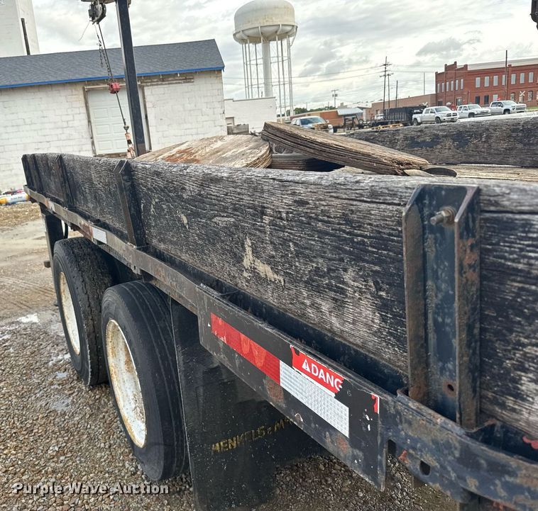 image for item EG6552 1997 Ford F800 crane truck