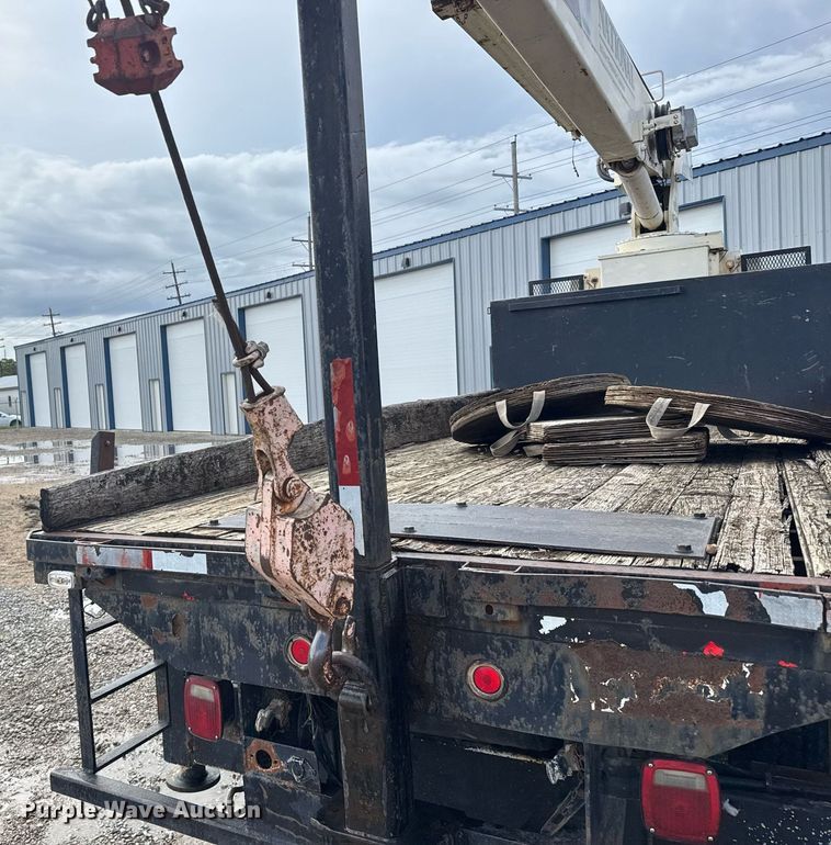 image for item EG6552 1997 Ford F800 crane truck