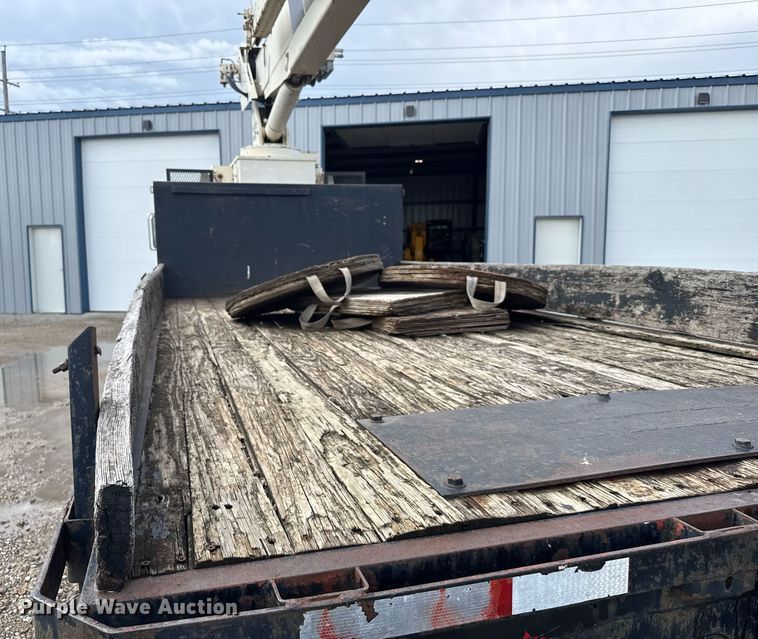 image for item EG6552 1997 Ford F800 crane truck