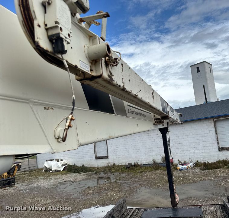 image for item EG6552 1997 Ford F800 crane truck