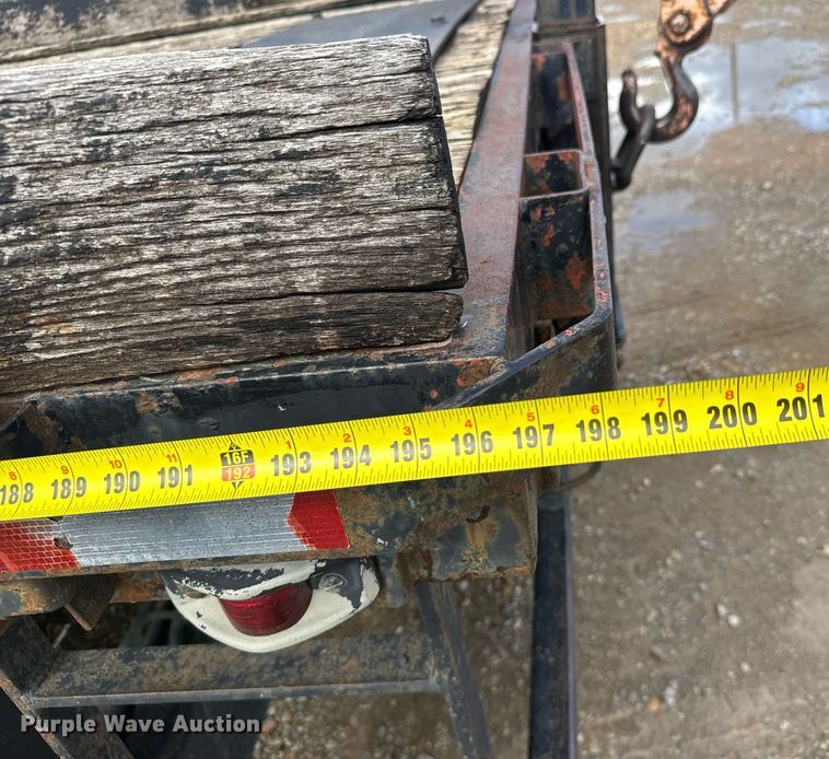 image for item EG6552 1997 Ford F800 crane truck