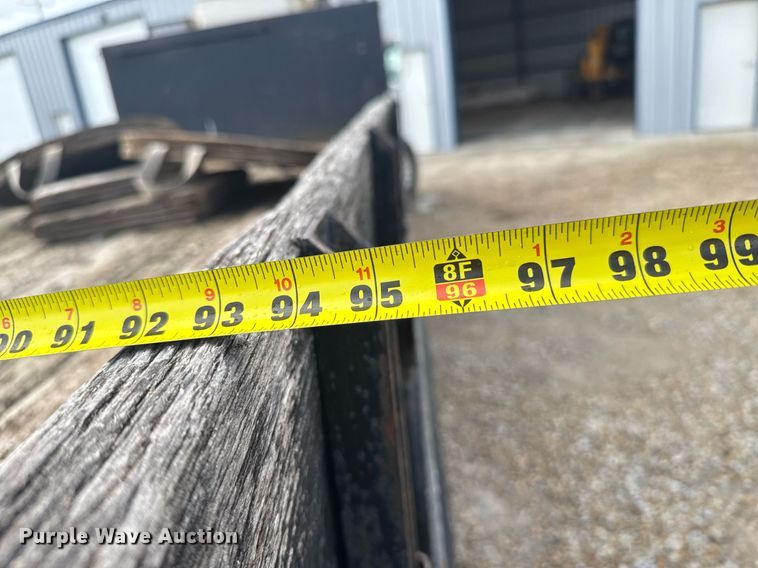 image for item EG6552 1997 Ford F800 crane truck