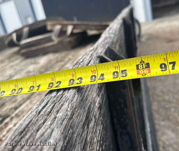 image for item EG6552 1997 Ford F800 crane truck