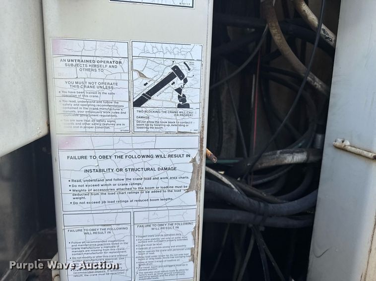 image for item EG6552 1997 Ford F800 crane truck