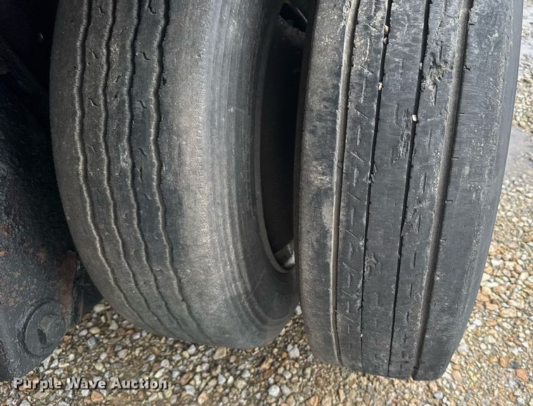 image for item EG6552 1997 Ford F800 crane truck