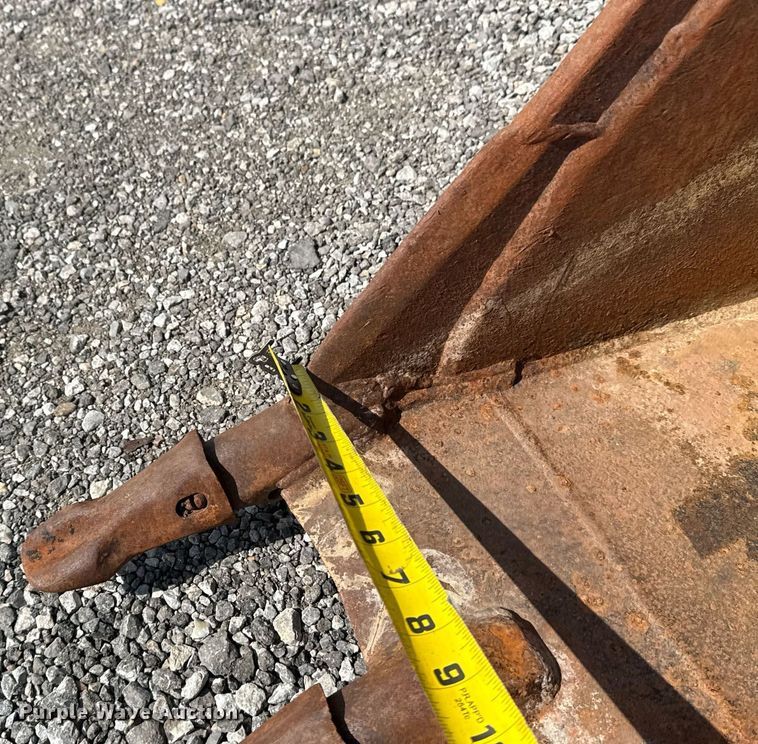 image for item EG8135 Caterpillar 36