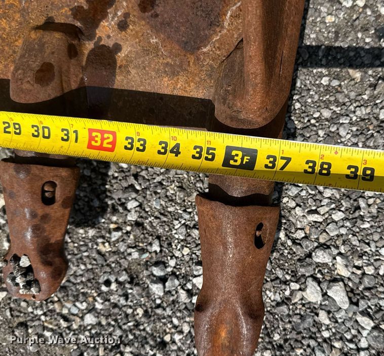 image for item EG8135 Caterpillar 36