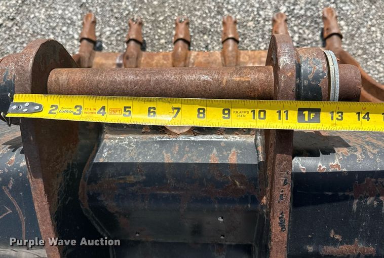 image for item EG8135 Caterpillar 36