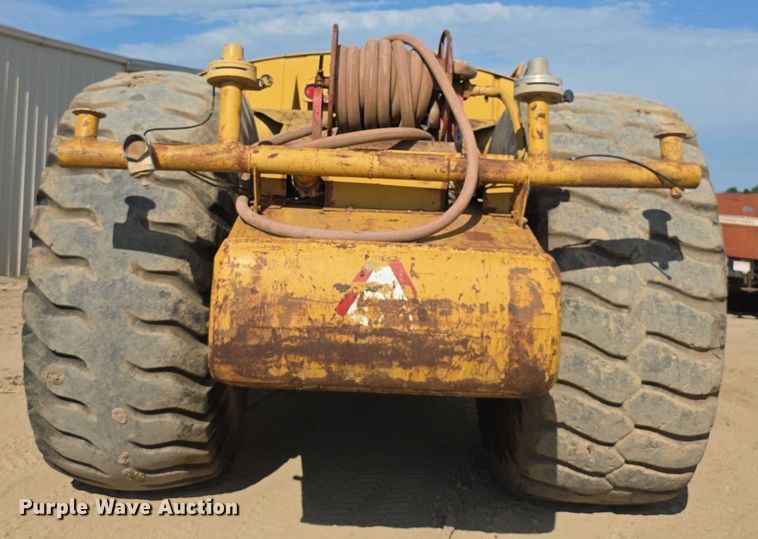image for item EK5442 1983 Caterpillar 631D water wagon