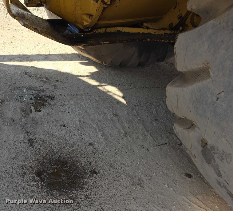 image for item EK5442 1983 Caterpillar 631D water wagon