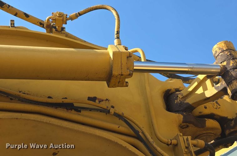 image for item EK5442 1983 Caterpillar 631D water wagon