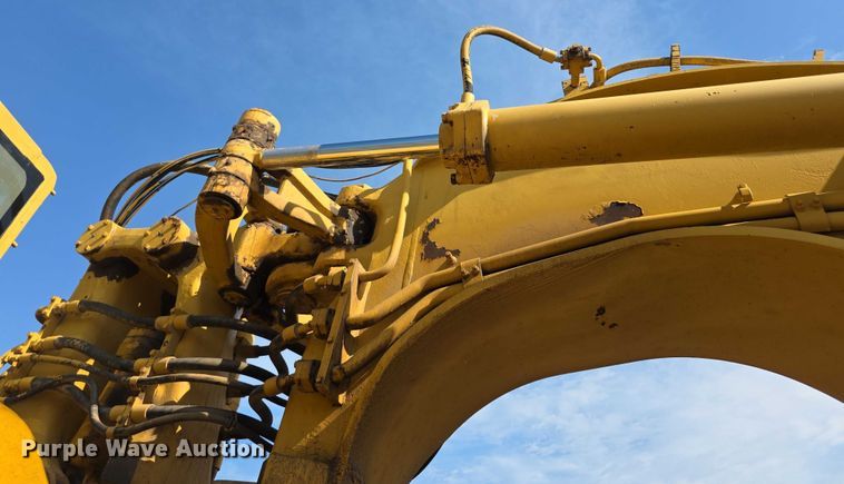 image for item EK5442 1983 Caterpillar 631D water wagon