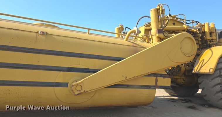 image for item EK5442 1983 Caterpillar 631D water wagon