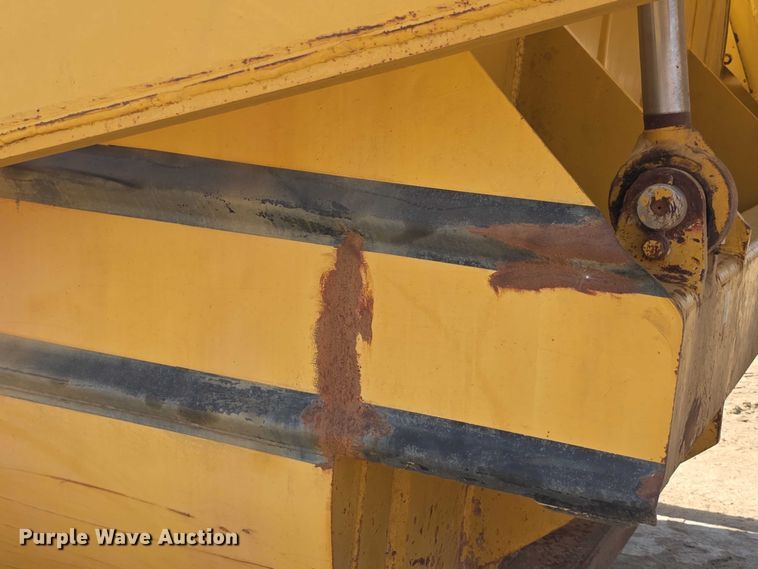 image for item EK5442 1983 Caterpillar 631D water wagon