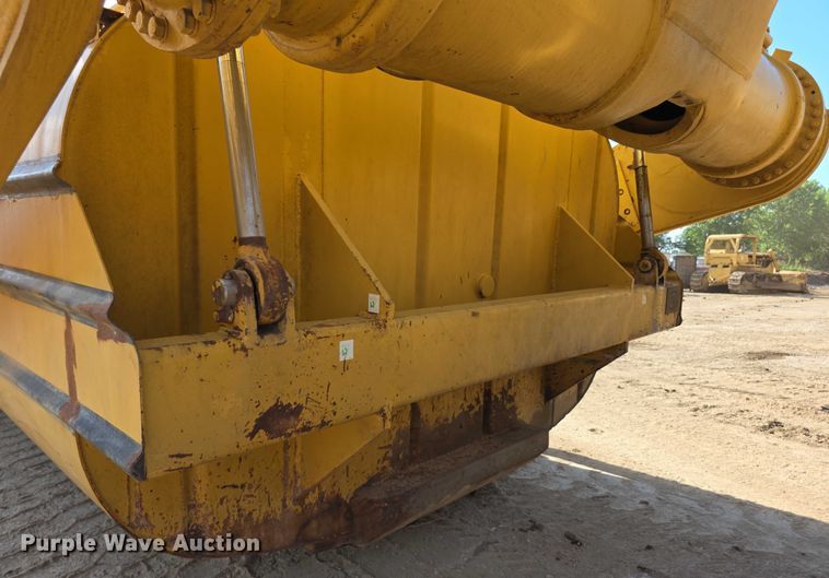 image for item EK5442 1983 Caterpillar 631D water wagon