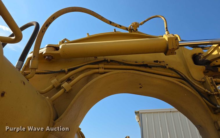 image for item EK5442 1983 Caterpillar 631D water wagon