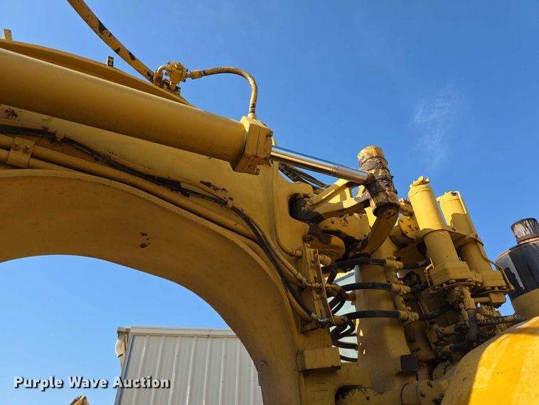 image for item EK5442 1983 Caterpillar 631D water wagon