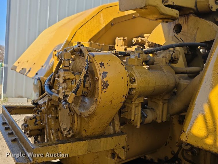 image for item EK5442 1983 Caterpillar 631D water wagon