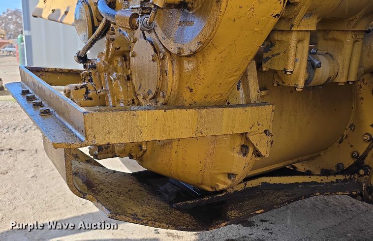 image for item EK5442 1983 Caterpillar 631D water wagon