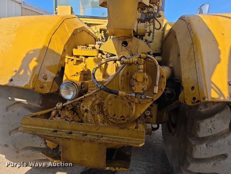image for item EK5442 1983 Caterpillar 631D water wagon