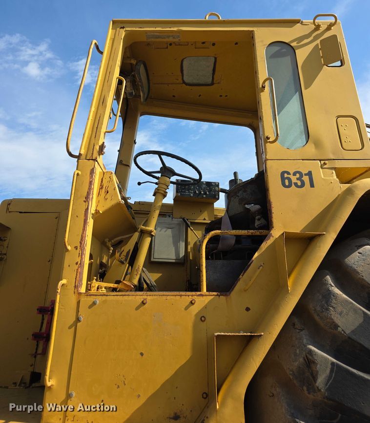 image for item EK5442 1983 Caterpillar 631D water wagon