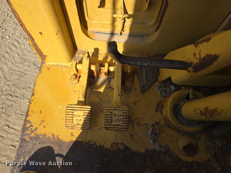 image for item EK5442 1983 Caterpillar 631D water wagon