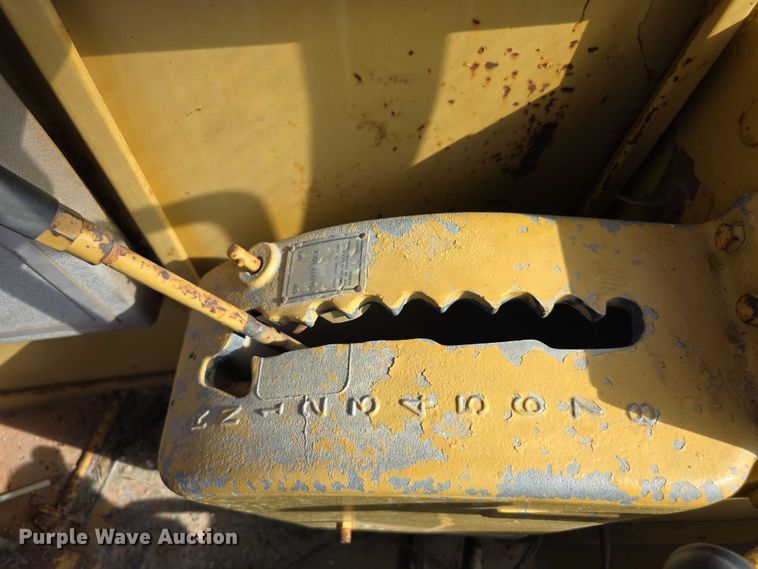 image for item EK5442 1983 Caterpillar 631D water wagon