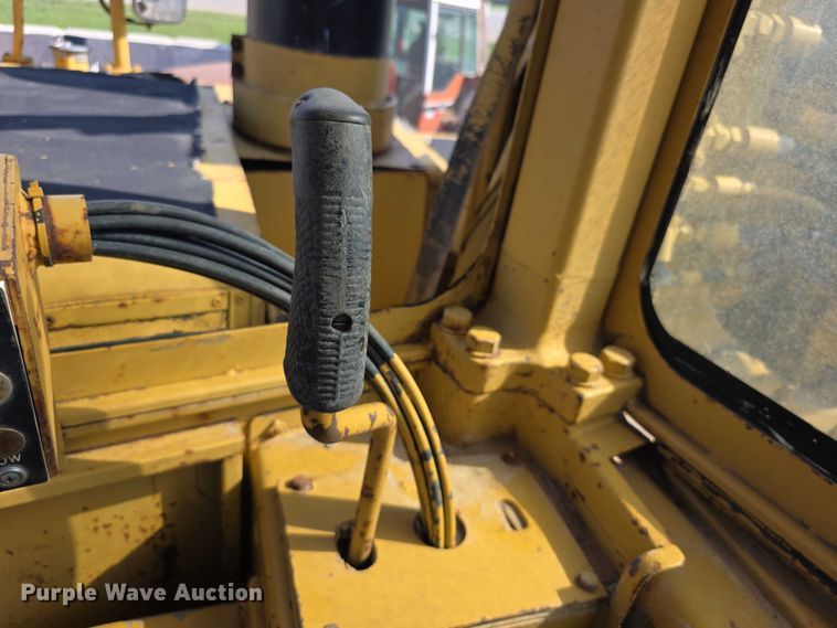 image for item EK5442 1983 Caterpillar 631D water wagon