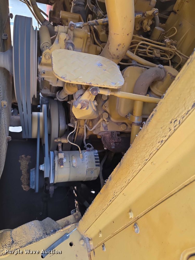 image for item EK5442 1983 Caterpillar 631D water wagon