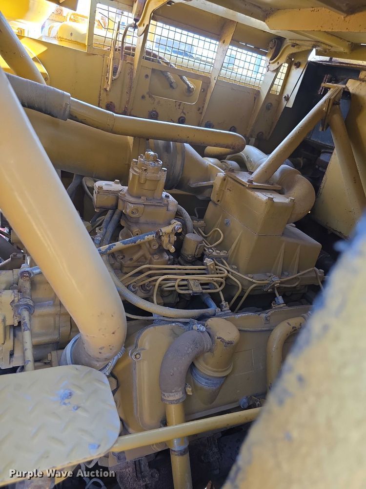 image for item EK5442 1983 Caterpillar 631D water wagon