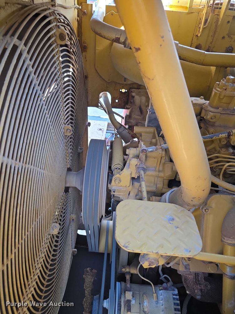 image for item EK5442 1983 Caterpillar 631D water wagon