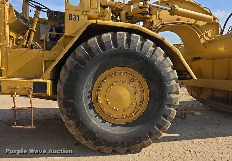 image for item EK5442 1983 Caterpillar 631D water wagon