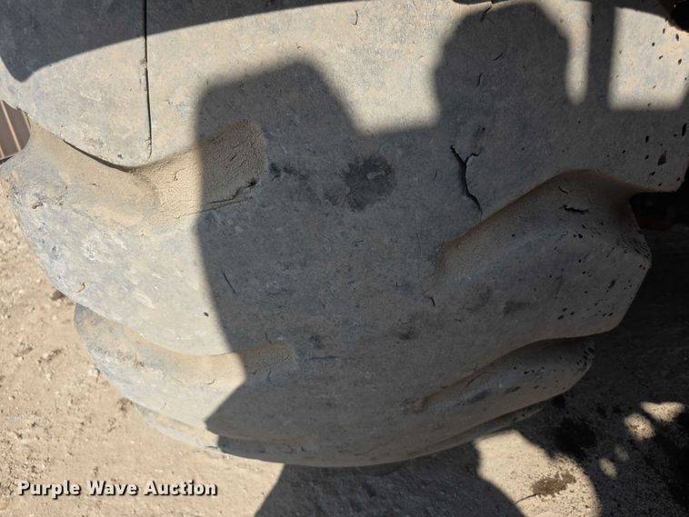 image for item EK5442 1983 Caterpillar 631D water wagon