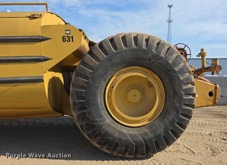 image for item EK5442 1983 Caterpillar 631D water wagon