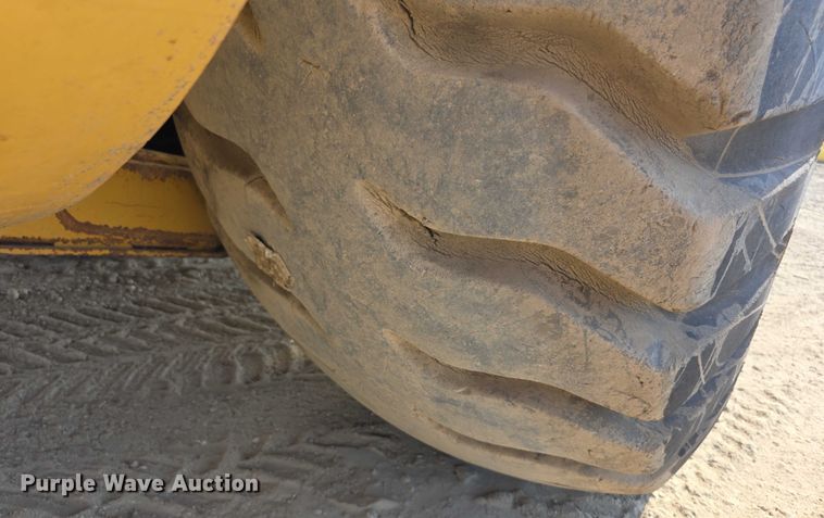 image for item EK5442 1983 Caterpillar 631D water wagon