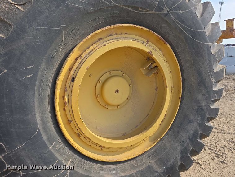 image for item EK5442 1983 Caterpillar 631D water wagon