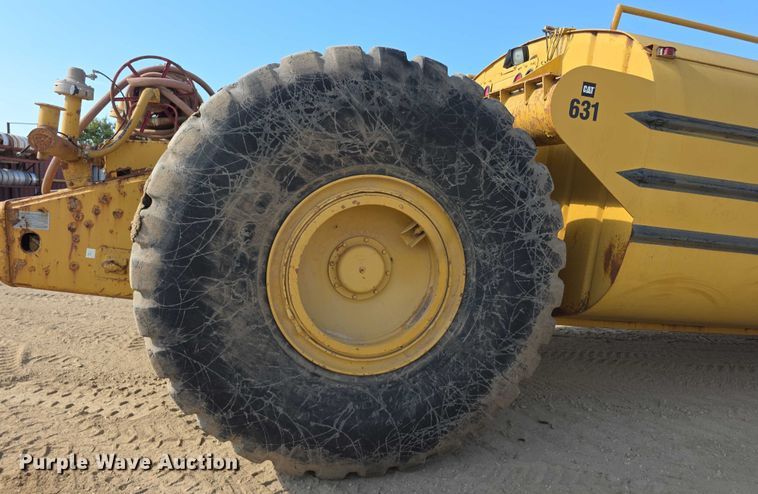 image for item EK5442 1983 Caterpillar 631D water wagon