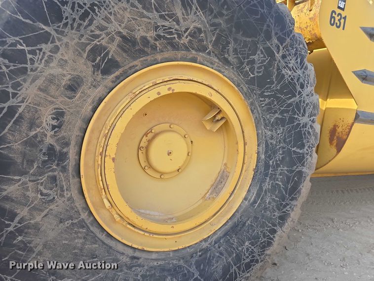 image for item EK5442 1983 Caterpillar 631D water wagon